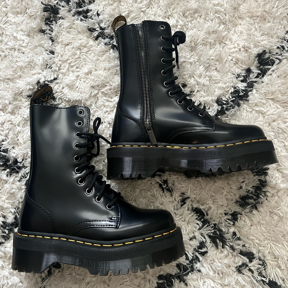Dr. Martens Jadon Lace up boots with side zipper